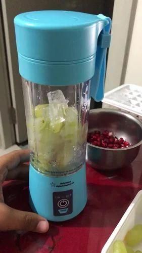 Cozynest™ 6-Blade USB Juicer – Portable Smoothie & Shake Maker (380ml)