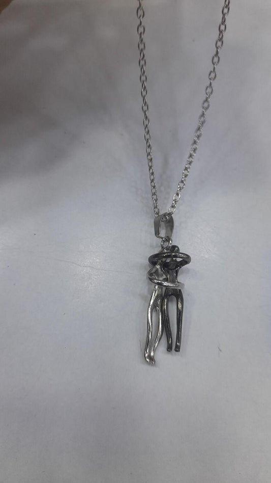Cozynest™ Hug-Inspired Couple Pendant – Silver & Black Bonded Chain Set 💑🖤